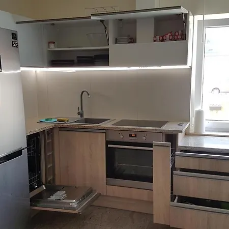 Marynarki Wojennej, Apartment *