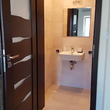 Marynarki Wojennej, Apartment *